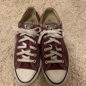 Converse - size 9 womens (7 mens) burgundy